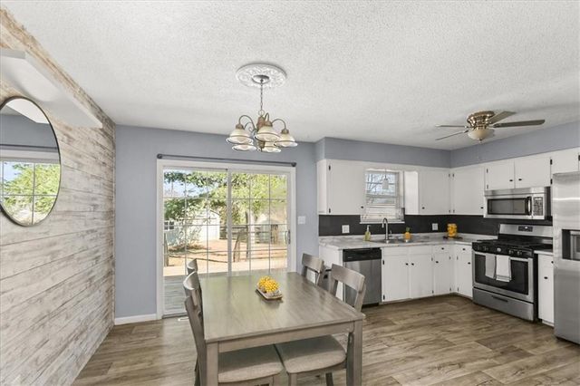 305 Concord Circle, Grain Valley, MO 64029