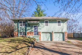 305 Concord Circle, Grain Valley, MO 64029