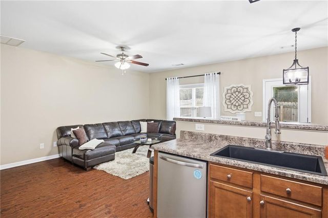 536 Oakside Place, Acworth, GA 30102