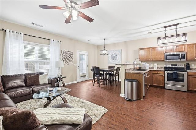 536 Oakside Place, Acworth, GA 30102