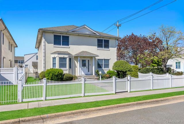 64 Cottage Place, Mineola, NY 11501