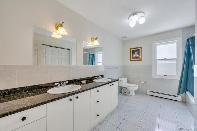 64 Cottage Place, Mineola, NY 11501