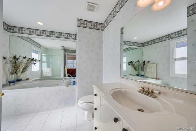 64 Cottage Place, Mineola, NY 11501