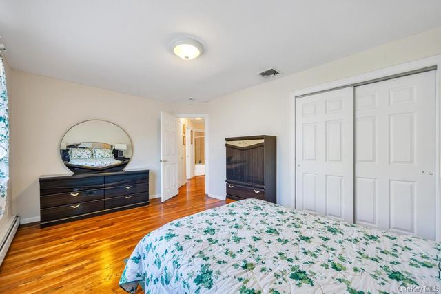 64 Cottage Place, Mineola, NY 11501