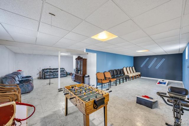 64 Cottage Place, Mineola, NY 11501