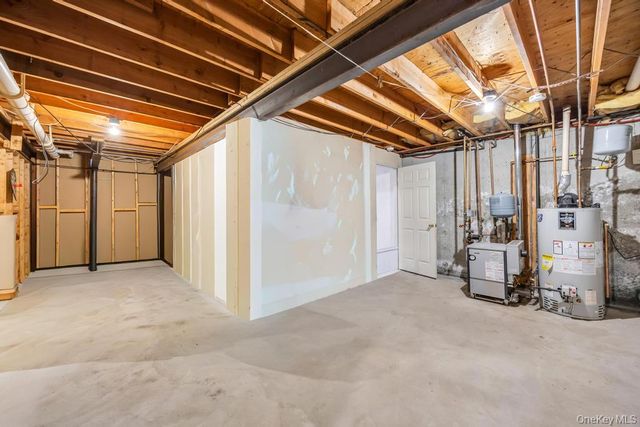 64 Cottage Place, Mineola, NY 11501