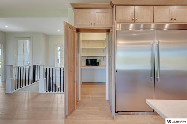 3600 Tree Line Drive, Lincoln, NE 68516