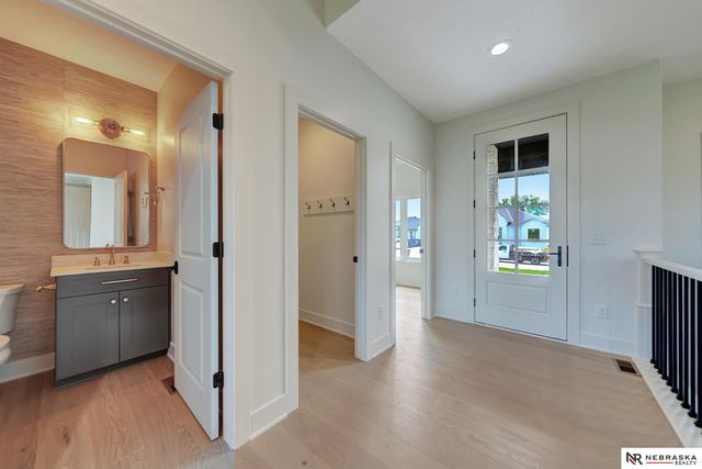 3600 Tree Line Drive, Lincoln, NE 68516