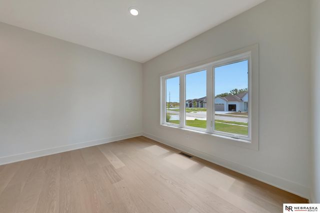 3600 Tree Line Drive, Lincoln, NE 68516