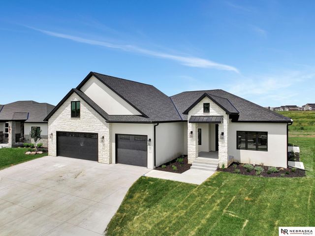 3600 Tree Line Drive, Lincoln, NE 68516