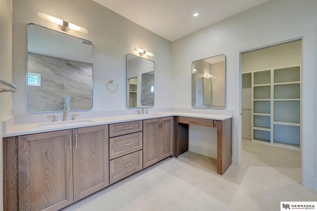 3600 Tree Line Drive, Lincoln, NE 68516