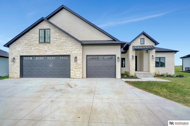 3600 Tree Line Drive, Lincoln, NE 68516