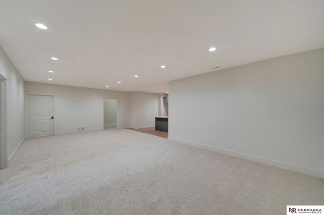 3600 Tree Line Drive, Lincoln, NE 68516