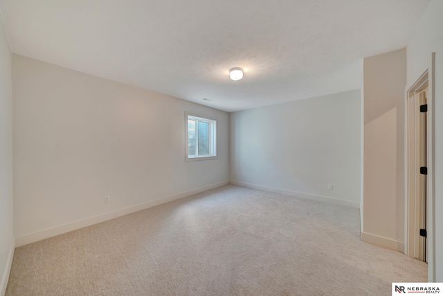 3600 Tree Line Drive, Lincoln, NE 68516