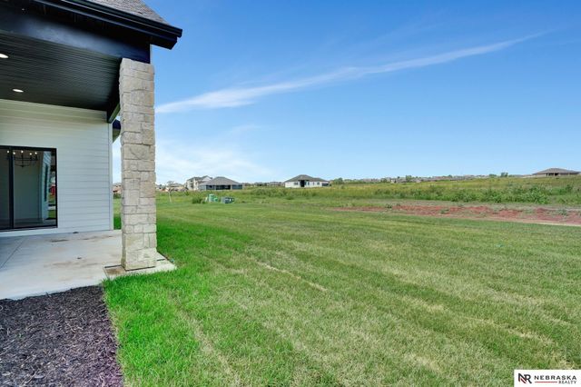 3600 Tree Line Drive, Lincoln, NE 68516