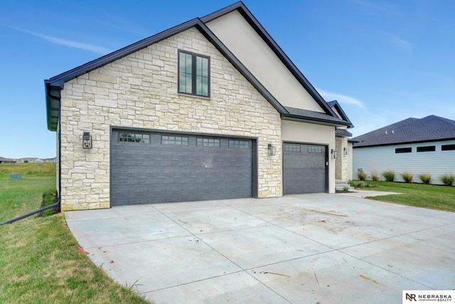 3600 Tree Line Drive, Lincoln, NE 68516