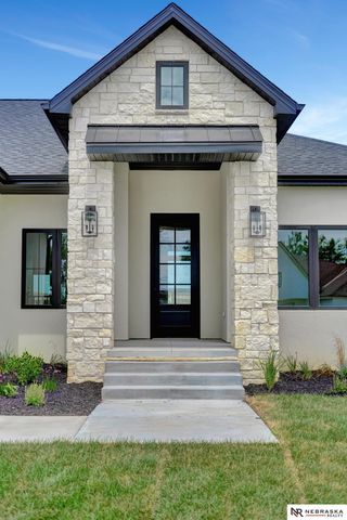 3600 Tree Line Drive, Lincoln, NE 68516