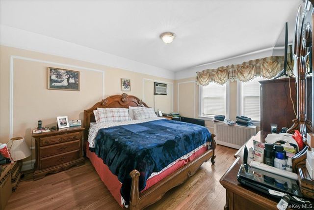 2445 Yates Avenue, Bronx, NY 10469
