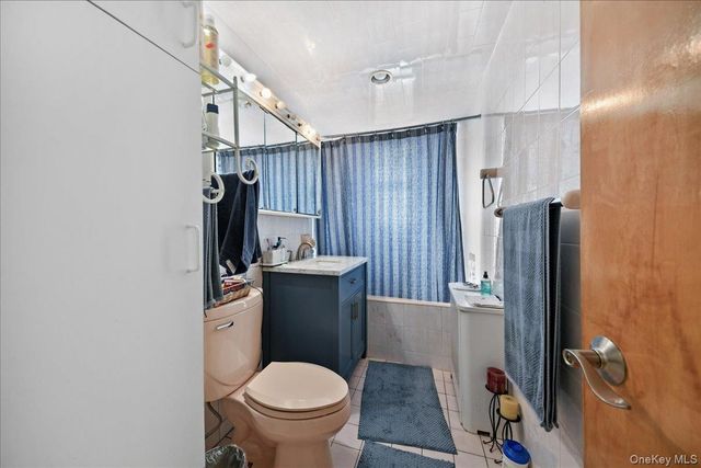 2445 Yates Avenue, Bronx, NY 10469