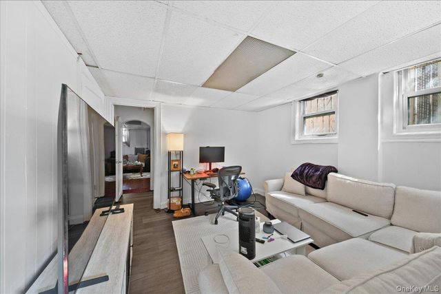 2445 Yates Avenue, Bronx, NY 10469