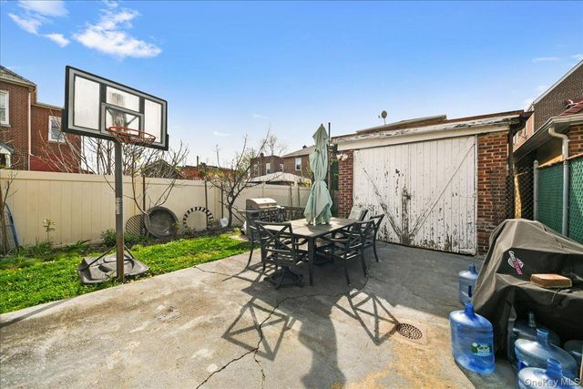 2445 Yates Avenue, Bronx, NY 10469