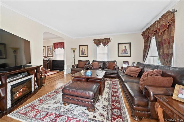 2445 Yates Avenue, Bronx, NY 10469
