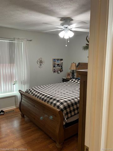 1041 FAIRWAY TRAILS Drive, Brighton, MI 48116