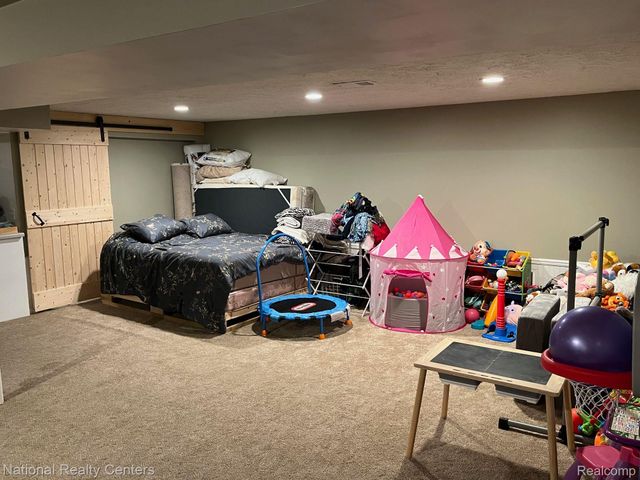 1041 FAIRWAY TRAILS Drive, Brighton, MI 48116