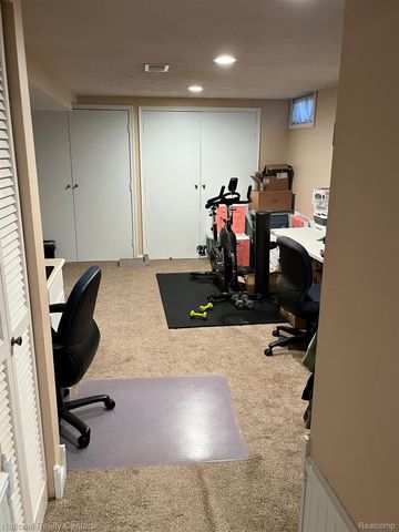 1041 FAIRWAY TRAILS Drive, Brighton, MI 48116