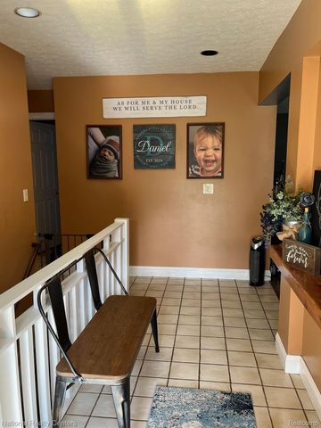 1041 FAIRWAY TRAILS Drive, Brighton, MI 48116