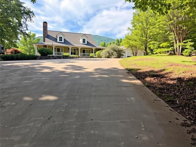 6911 Baker Circle, Clermont, GA 30527