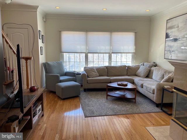 1125 N UTAH ST, Arlington, VA 22201