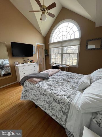 1125 N UTAH ST, Arlington, VA 22201