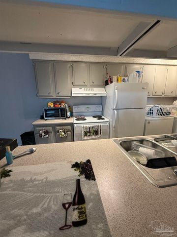 3351 Olive Rd 11C, Pensacola, FL 32514