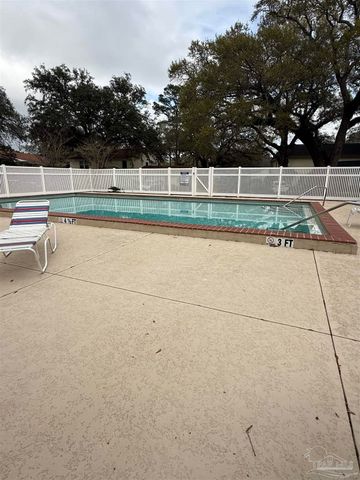 3351 Olive Rd 11C, Pensacola, FL 32514