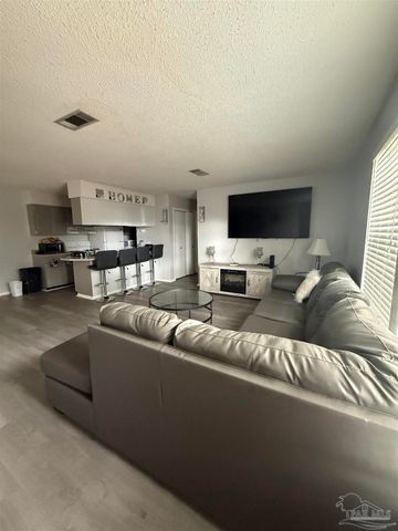 3351 Olive Rd 11C, Pensacola, FL 32514