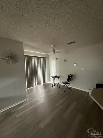 3351 Olive Rd 11C, Pensacola, FL 32514