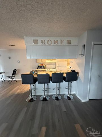 3351 Olive Rd 11C, Pensacola, FL 32514