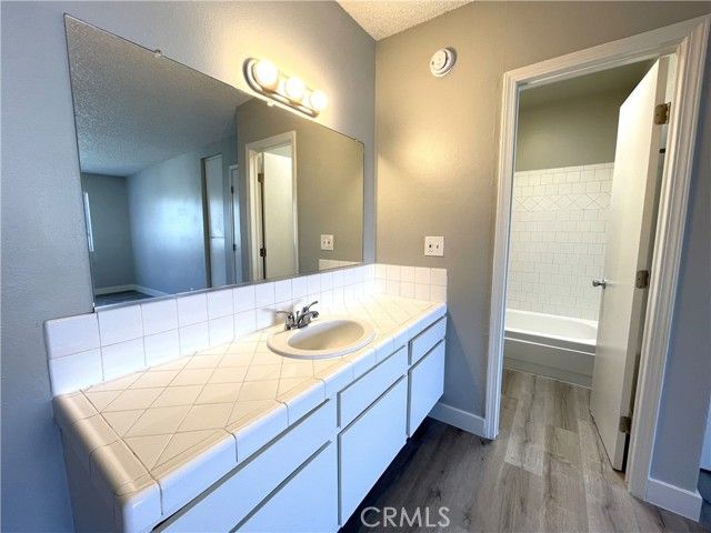 13717 Chadron Avenue 28, Hawthorne, CA 90250