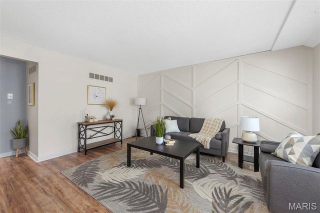 32 Fawn Meadows Drive, Eureka, MO 63025