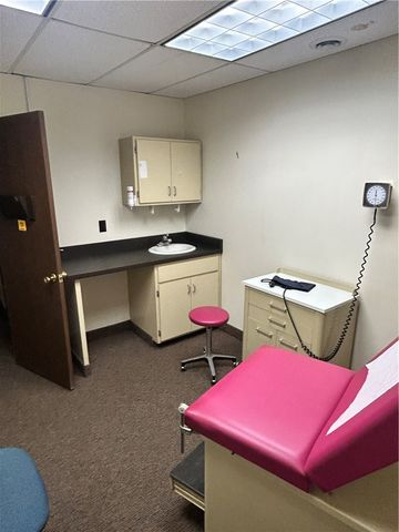227 N Jefferson St, New Castle, PA 16101
