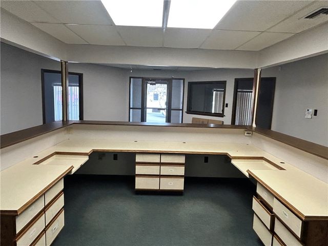 227 N Jefferson St, New Castle, PA 16101