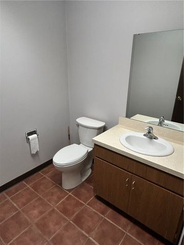 227 N Jefferson St, New Castle, PA 16101