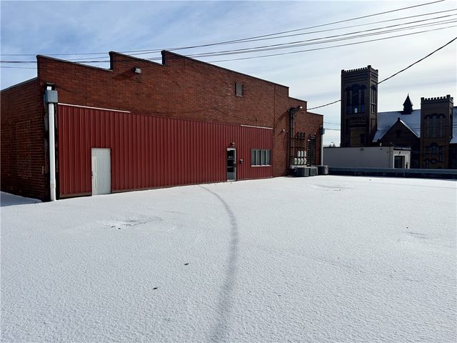227 N Jefferson St, New Castle, PA 16101
