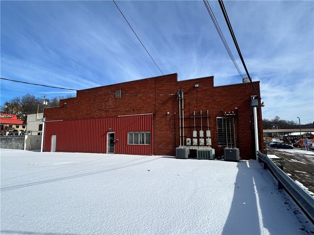 227 N Jefferson St, New Castle, PA 16101