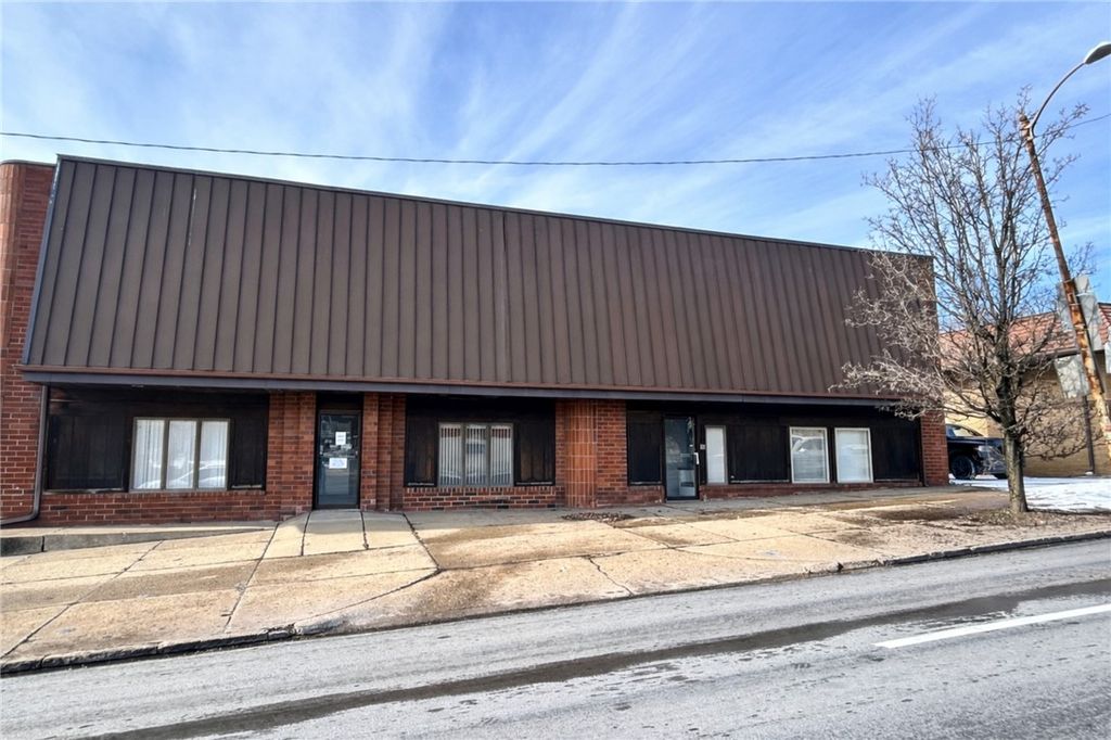 227 N Jefferson St, New Castle, PA 16101