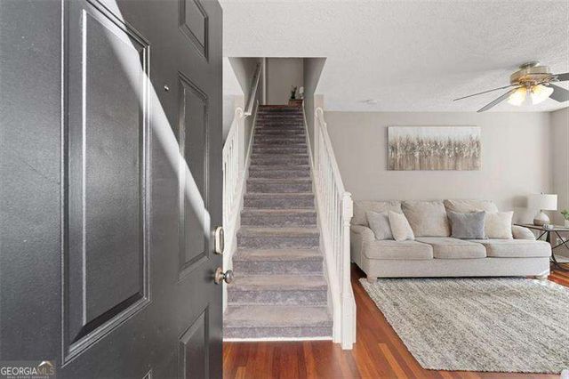 1061 Daventry Crossing, Woodstock, GA 30188