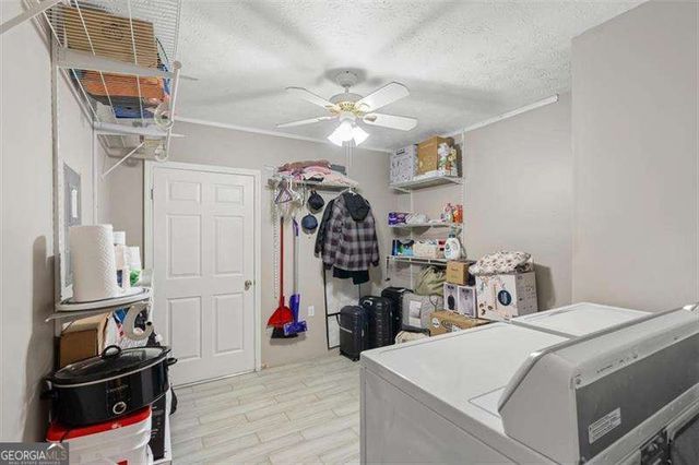 1061 Daventry Crossing, Woodstock, GA 30188