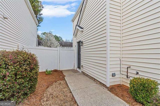 1061 Daventry Crossing, Woodstock, GA 30188