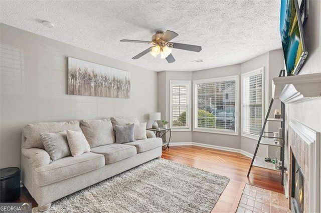 1061 Daventry Crossing, Woodstock, GA 30188